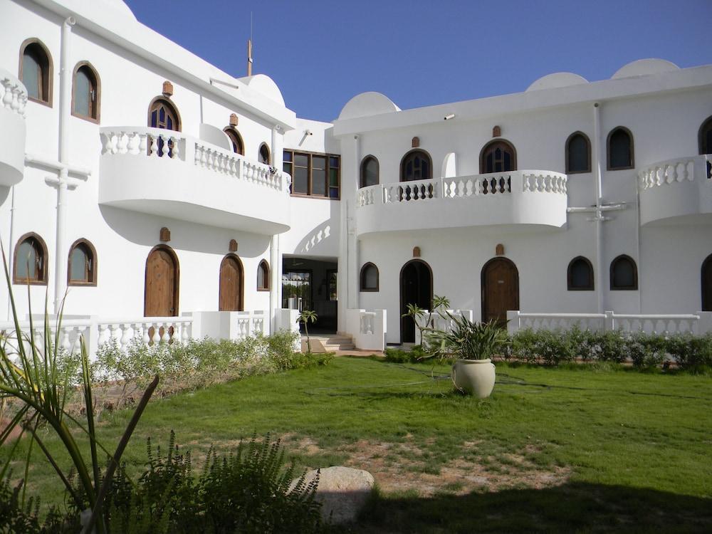 Blue Beach Club Dahab Exterior photo